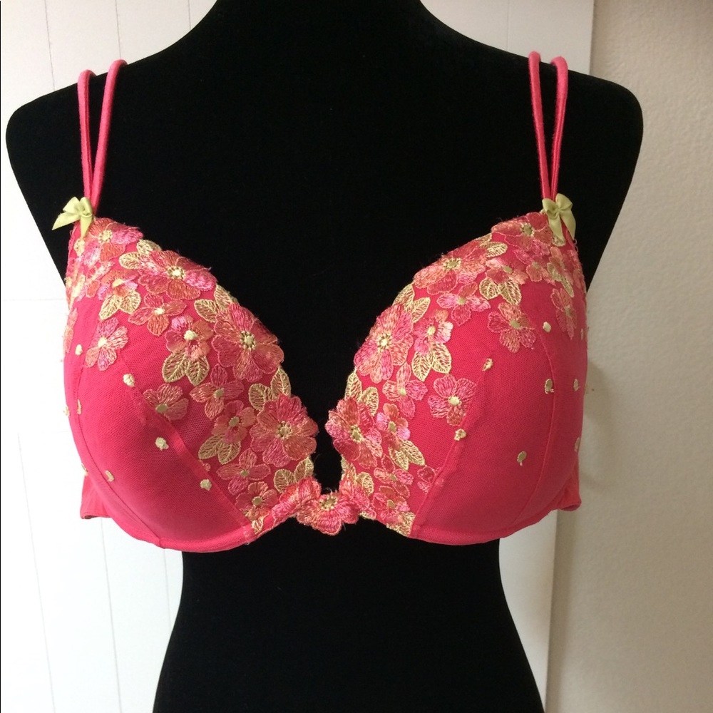 Cacique Underwire 42B Coral w/ Embroidered Flowers